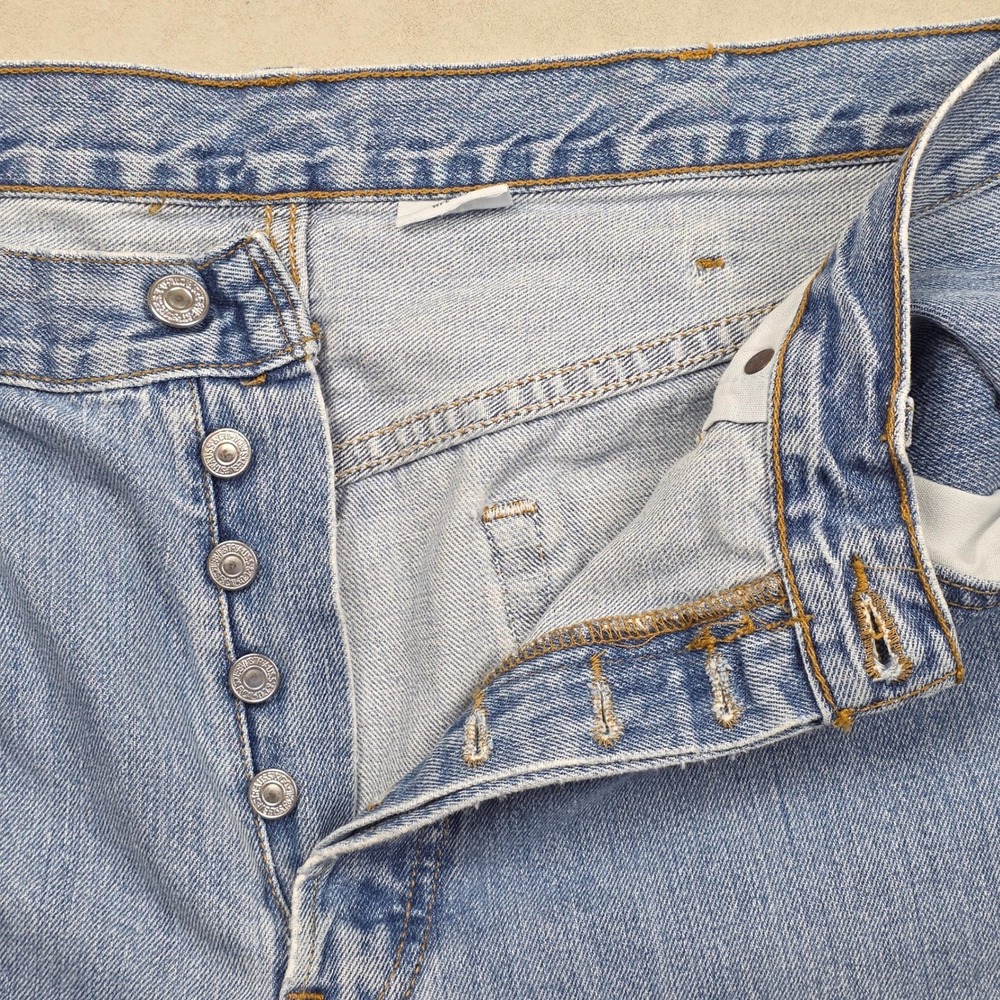 Levi Strauss Co Mens Jeans 501 Button Fly Blue Light Wash Y2K Distressed 38x32 - Picture 3 of 14